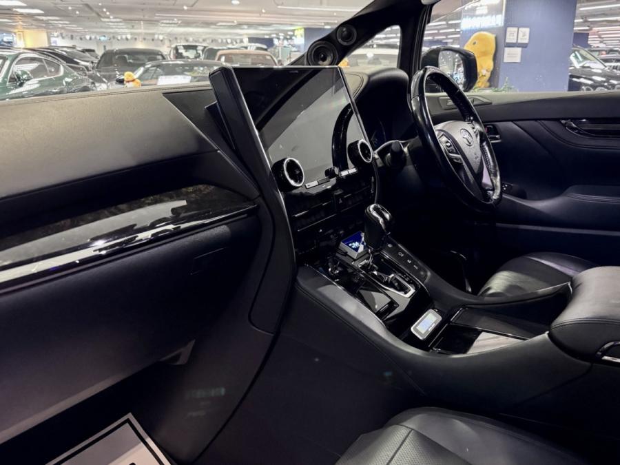 ALPHARD 2.5 HYBRID - Image 9